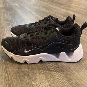 Women’s Nike RYZ 365 Sneakers